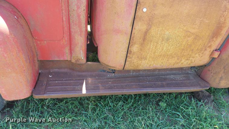 image for item DE7184 1952 International pickup truck