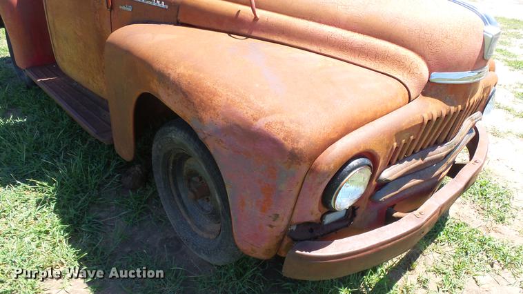 image for item DE7184 1952 International pickup truck
