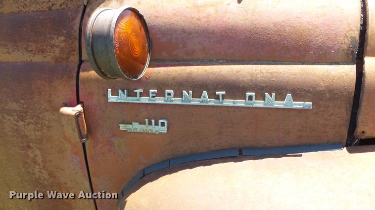 image for item DE7184 1952 International pickup truck