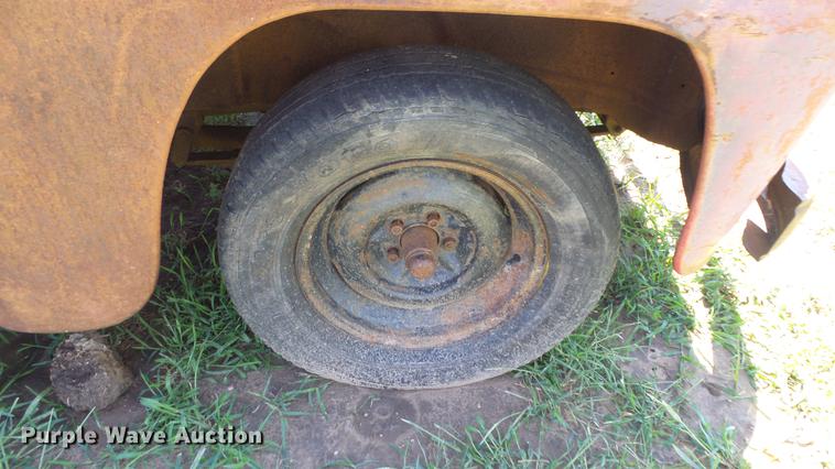 image for item DE7184 1952 International pickup truck