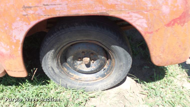 image for item DE7184 1952 International pickup truck