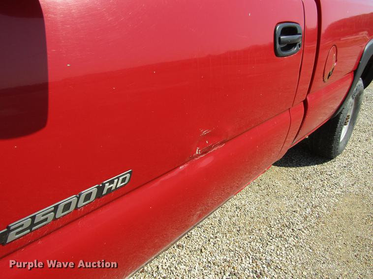 image for item DF3792 2002 Chevrolet Silverado 2500HD pickup truck