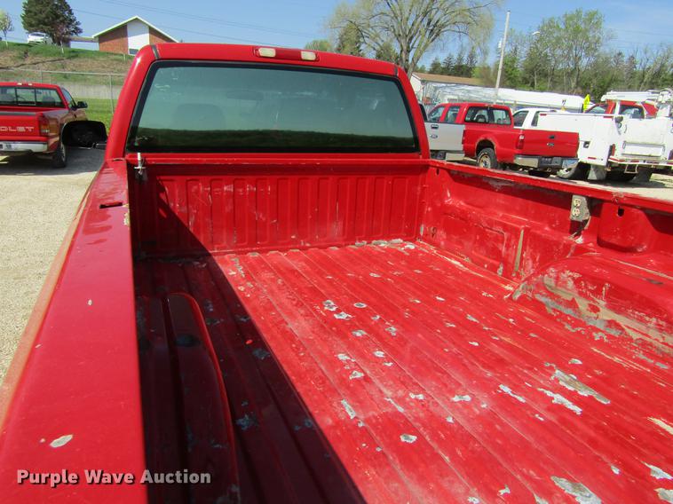 image for item DF3792 2002 Chevrolet Silverado 2500HD pickup truck