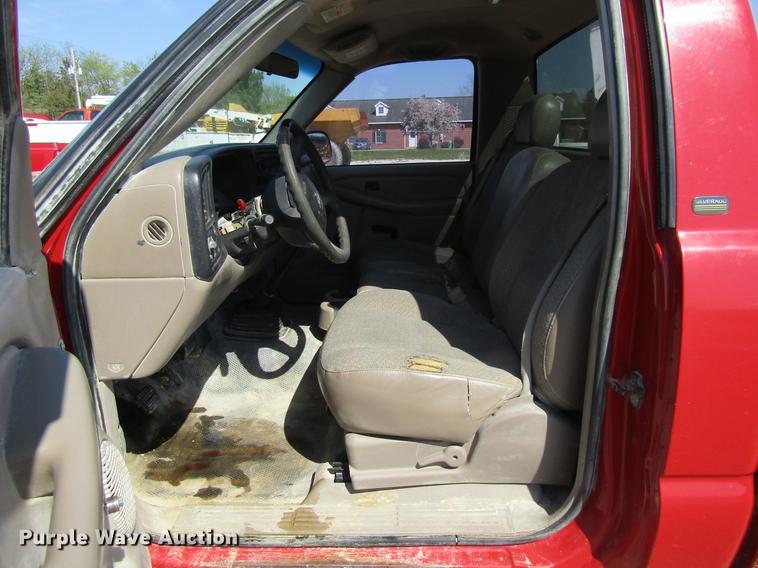 image for item DF3792 2002 Chevrolet Silverado 2500HD pickup truck