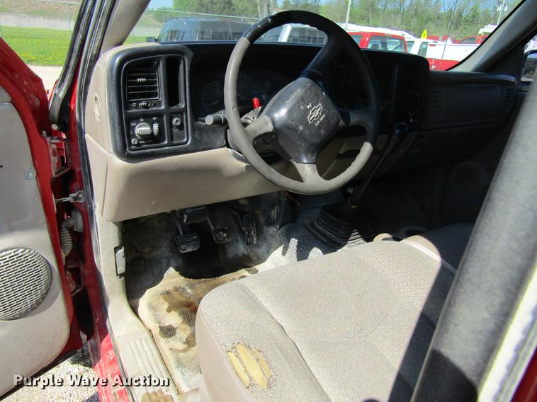 image for item DF3792 2002 Chevrolet Silverado 2500HD pickup truck