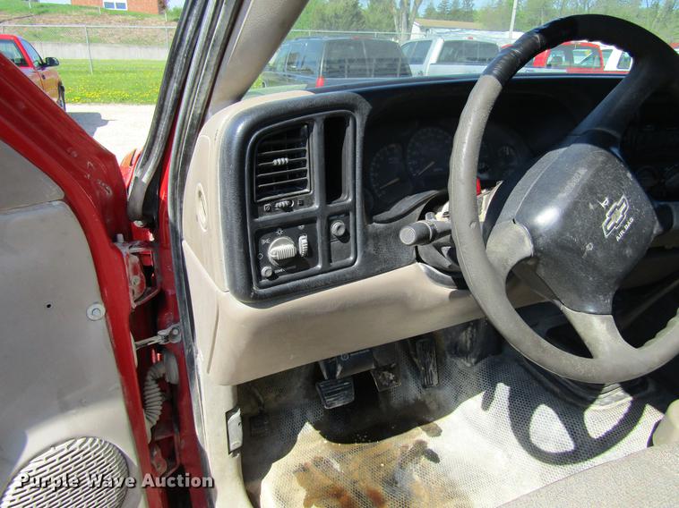 image for item DF3792 2002 Chevrolet Silverado 2500HD pickup truck