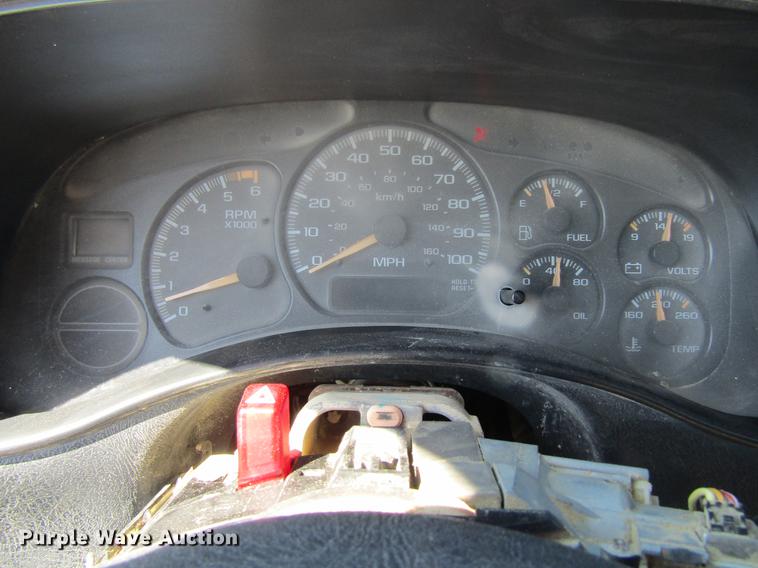 image for item DF3792 2002 Chevrolet Silverado 2500HD pickup truck