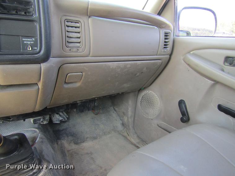 image for item DF3792 2002 Chevrolet Silverado 2500HD pickup truck