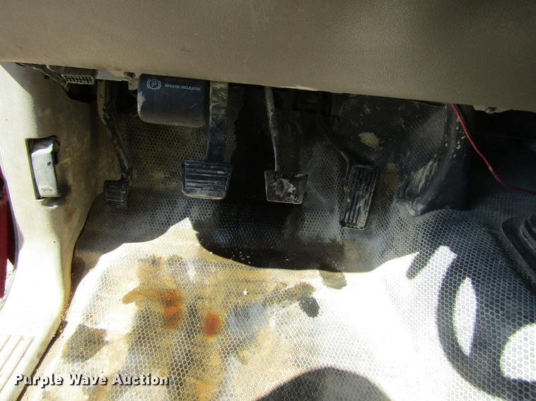 image for item DF3792 2002 Chevrolet Silverado 2500HD pickup truck