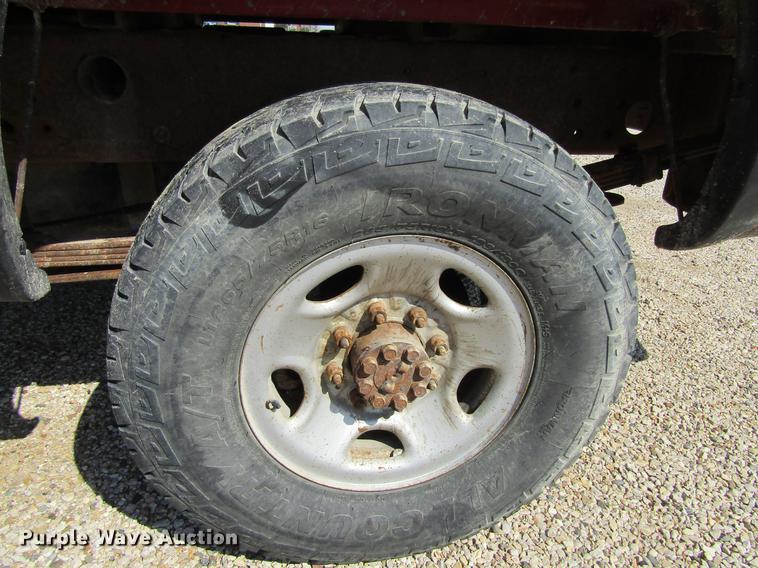 image for item DF3792 2002 Chevrolet Silverado 2500HD pickup truck