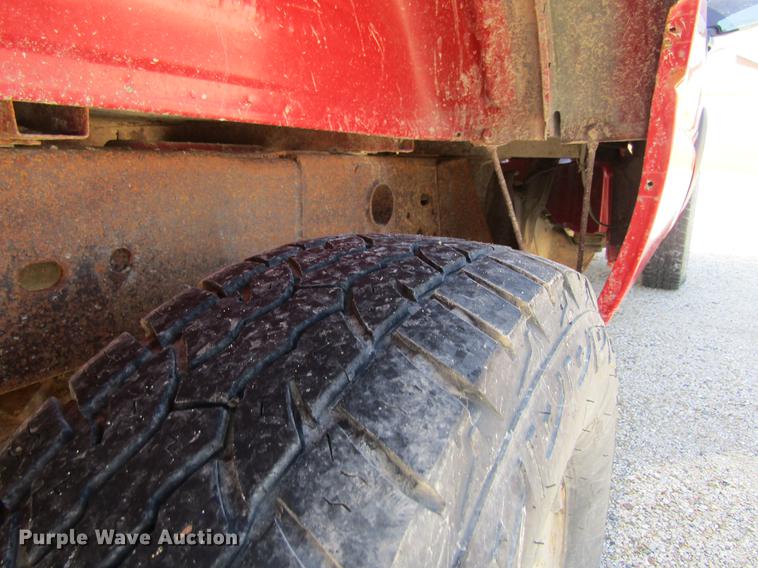 image for item DF3792 2002 Chevrolet Silverado 2500HD pickup truck