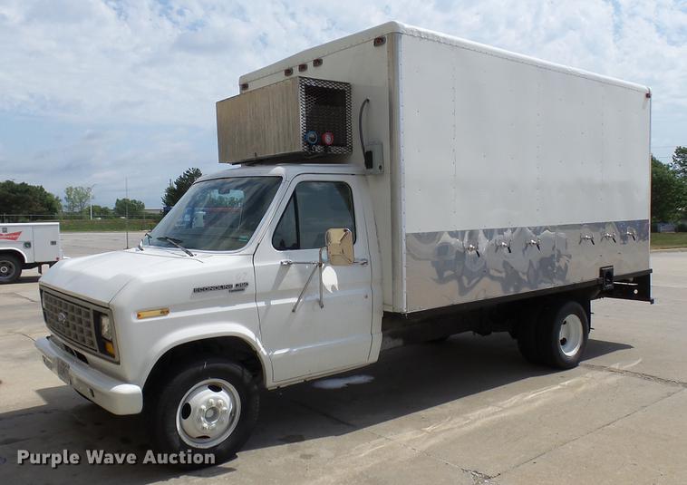 image for item DP9504 1989 Ford Econoline E350 refrigerated box truck