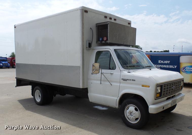 image for item DP9504 1989 Ford Econoline E350 refrigerated box truck