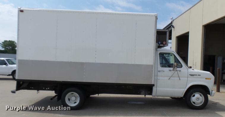 image for item DP9504 1989 Ford Econoline E350 refrigerated box truck