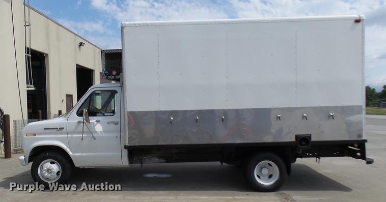 image for item DP9504 1989 Ford Econoline E350 refrigerated box truck