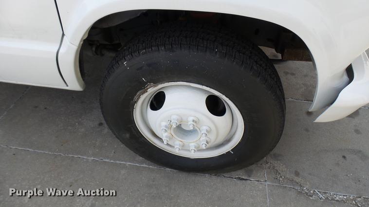 image for item DP9504 1989 Ford Econoline E350 refrigerated box truck