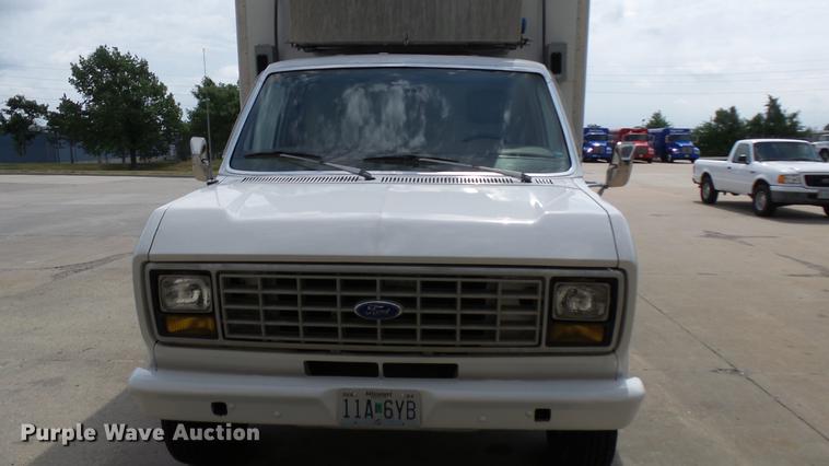 image for item DP9504 1989 Ford Econoline E350 refrigerated box truck