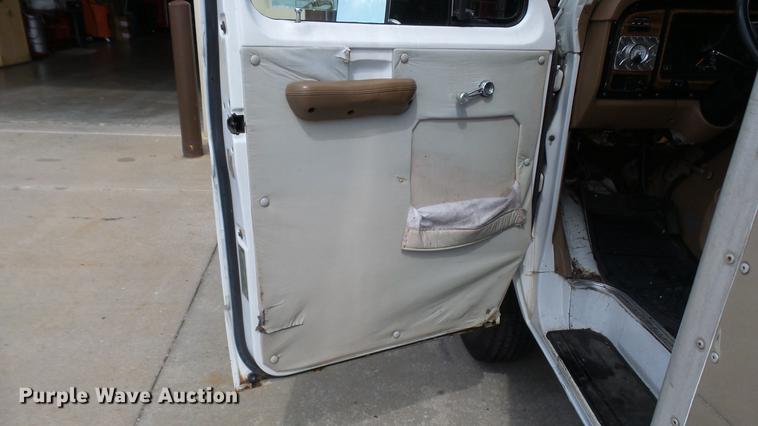 image for item DP9504 1989 Ford Econoline E350 refrigerated box truck