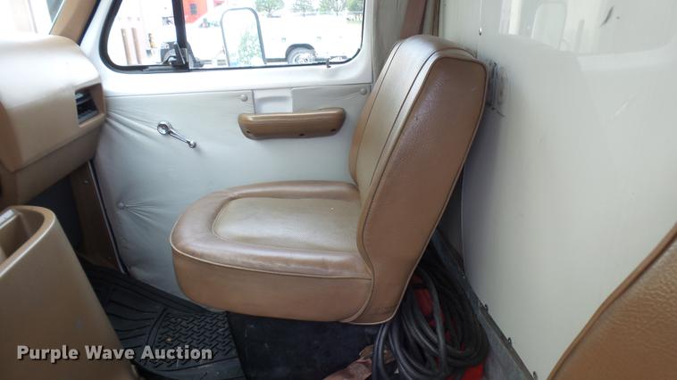 image for item DP9504 1989 Ford Econoline E350 refrigerated box truck