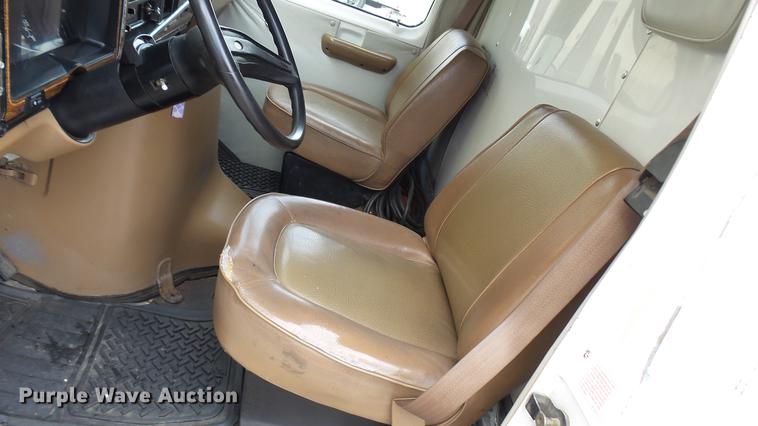 image for item DP9504 1989 Ford Econoline E350 refrigerated box truck