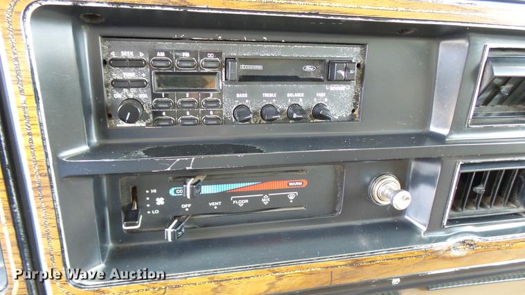 image for item DP9504 1989 Ford Econoline E350 refrigerated box truck