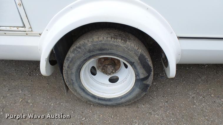 image for item DP9507 2000 Chevrolet Express G3500 Aerolite shuttle bus