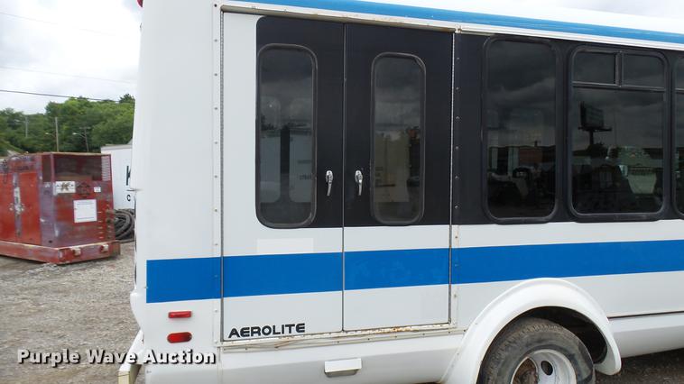 image for item DP9507 2000 Chevrolet Express G3500 Aerolite shuttle bus
