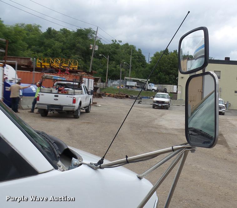 image for item DP9507 2000 Chevrolet Express G3500 Aerolite shuttle bus