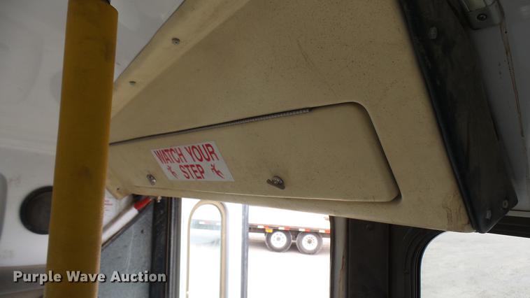 image for item DP9507 2000 Chevrolet Express G3500 Aerolite shuttle bus