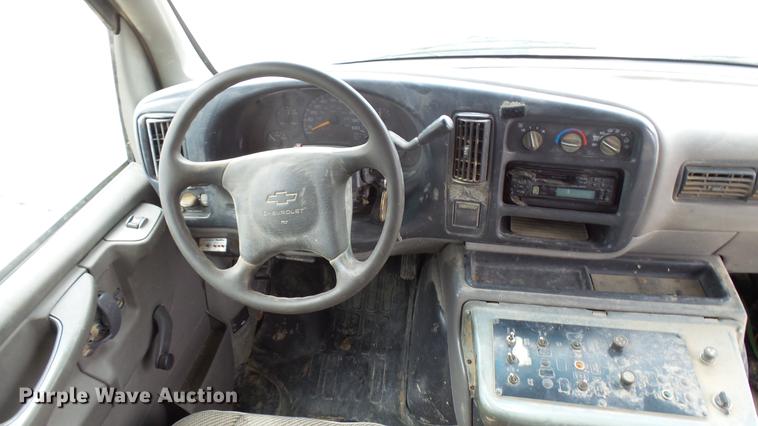 image for item DP9507 2000 Chevrolet Express G3500 Aerolite shuttle bus