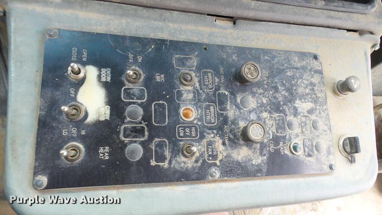 image for item DP9507 2000 Chevrolet Express G3500 Aerolite shuttle bus