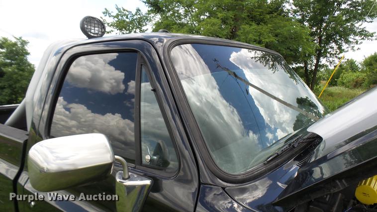 image for item DP9511 1985 Chevrolet C10 pickup truck