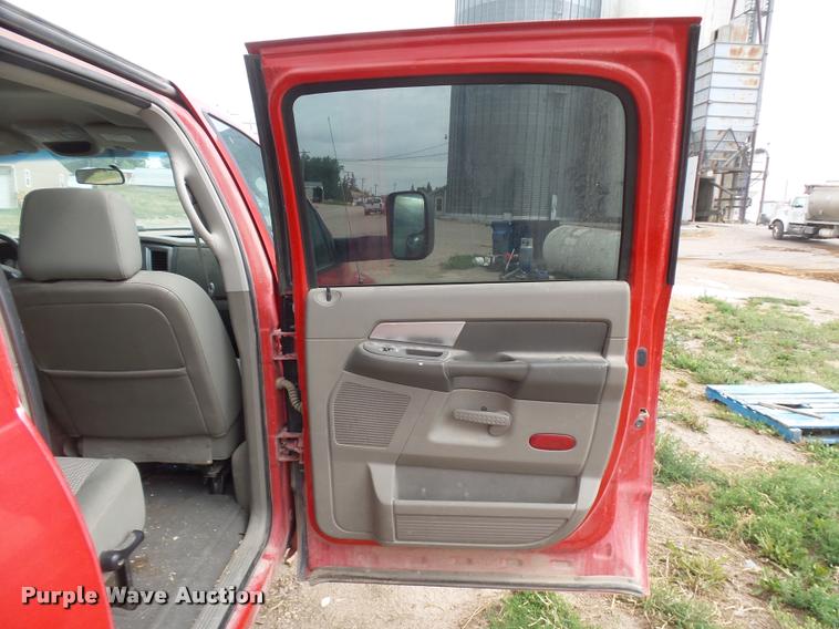 image for item DR9246 2007 Dodge Ram 1500 Mega Cab pickup truck