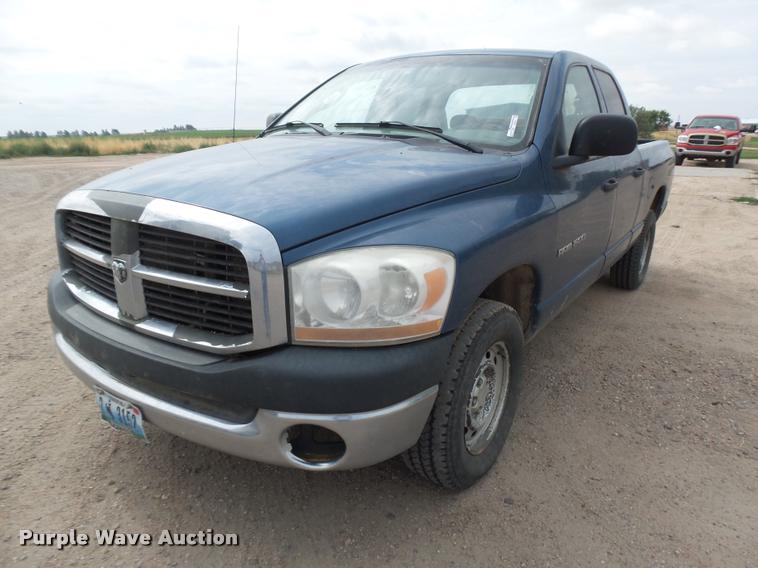 image for item DR9247 2006 Dodge Ram 1500 Quad Cab pickup truck