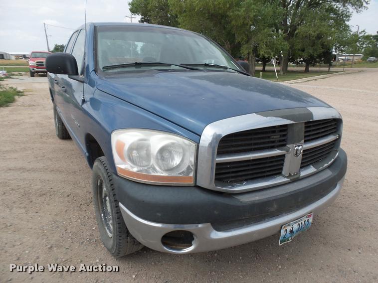 image for item DR9247 2006 Dodge Ram 1500 Quad Cab pickup truck