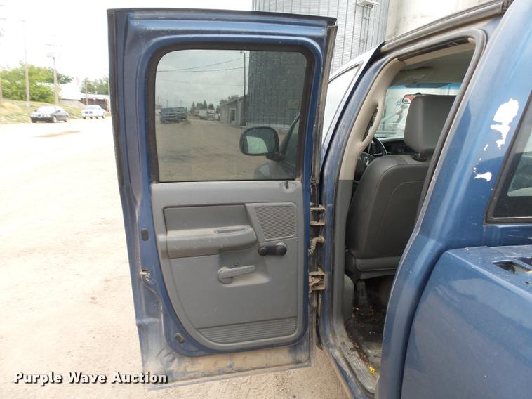 image for item DR9247 2006 Dodge Ram 1500 Quad Cab pickup truck
