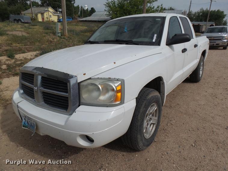 image for item DR9248 2007 Dodge Dakota SLT Quad Cab pickup truck