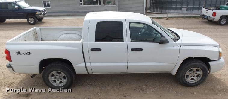 image for item DR9248 2007 Dodge Dakota SLT Quad Cab pickup truck