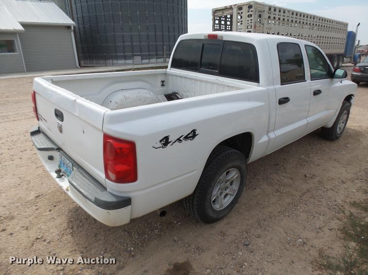 image for item DR9248 2007 Dodge Dakota SLT Quad Cab pickup truck