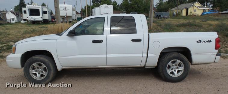 image for item DR9248 2007 Dodge Dakota SLT Quad Cab pickup truck