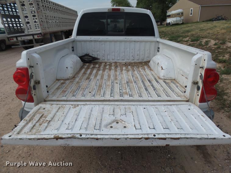 image for item DR9248 2007 Dodge Dakota SLT Quad Cab pickup truck