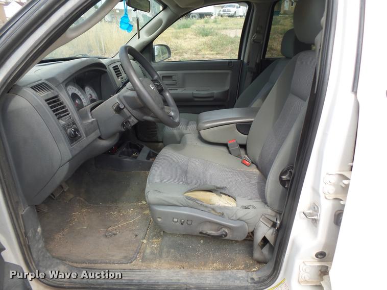 image for item DR9248 2007 Dodge Dakota SLT Quad Cab pickup truck