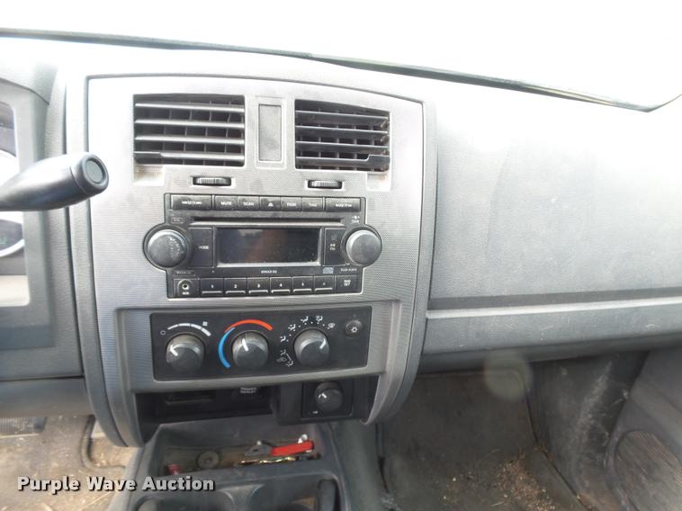 image for item DR9248 2007 Dodge Dakota SLT Quad Cab pickup truck