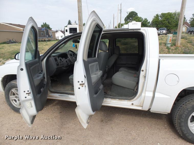 image for item DR9248 2007 Dodge Dakota SLT Quad Cab pickup truck