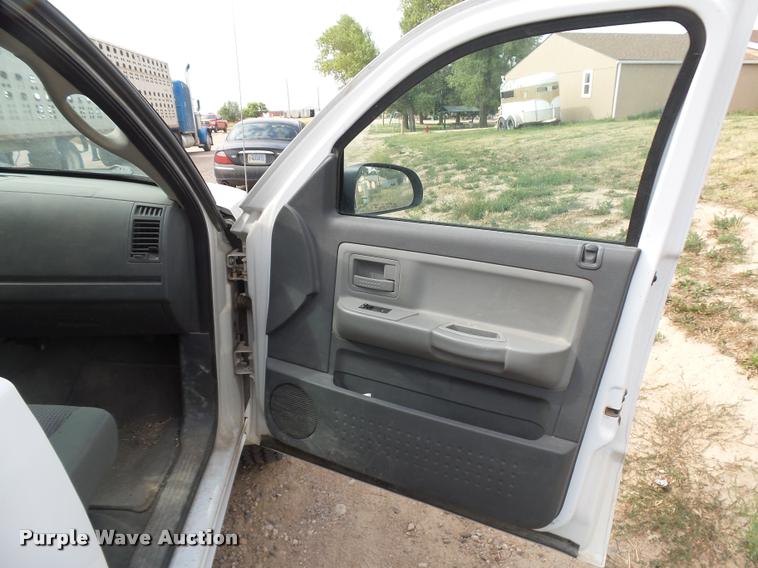 image for item DR9248 2007 Dodge Dakota SLT Quad Cab pickup truck