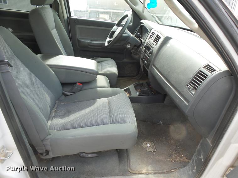 image for item DR9248 2007 Dodge Dakota SLT Quad Cab pickup truck