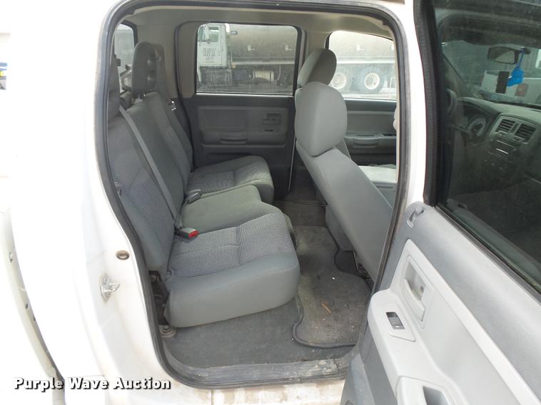 image for item DR9248 2007 Dodge Dakota SLT Quad Cab pickup truck