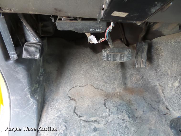 image for item DV9309 1999 Ford F450 Super Duty Crew Cab utility truck