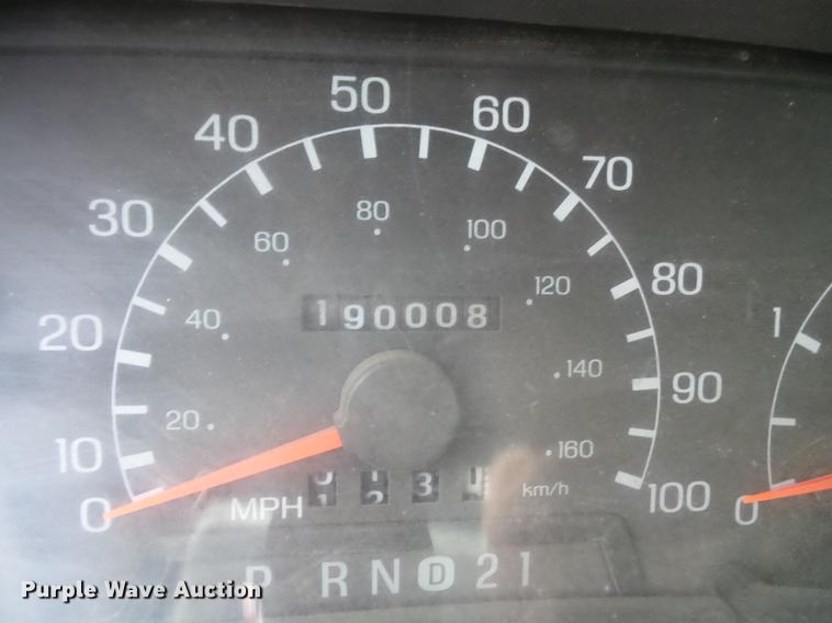 image for item DV9309 1999 Ford F450 Super Duty Crew Cab utility truck