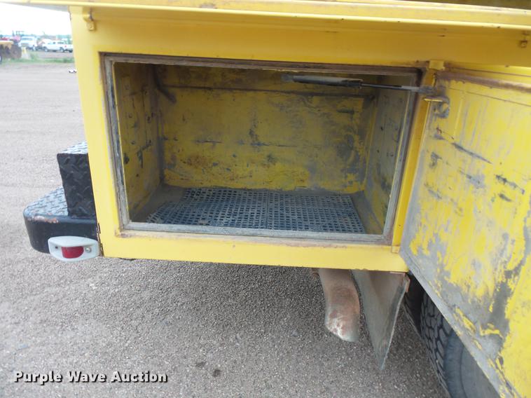 image for item DV9309 1999 Ford F450 Super Duty Crew Cab utility truck